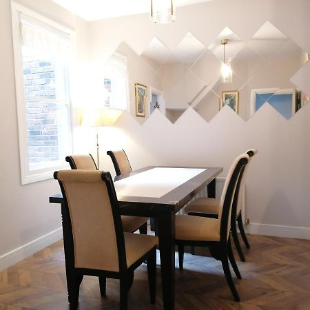 Stunning 3 Bedroom Townhouse In The Heart Of City Belfast Buitenkant foto