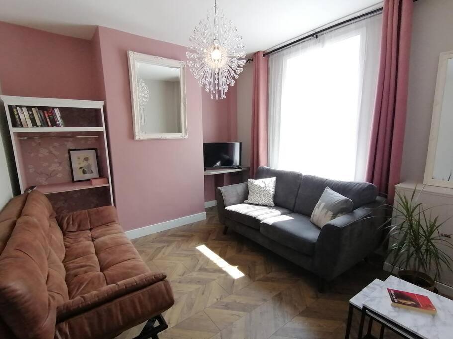 Stunning 3 Bedroom Townhouse In The Heart Of City Belfast Buitenkant foto