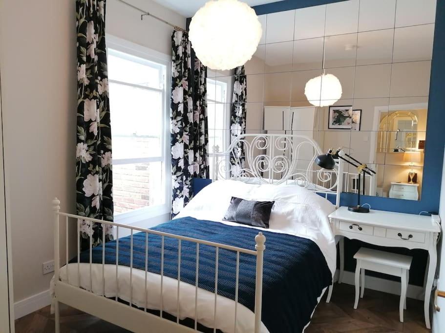 Stunning 3 Bedroom Townhouse In The Heart Of City Belfast Buitenkant foto