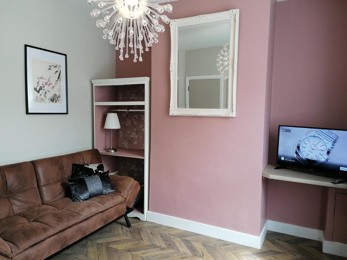 Stunning 3 Bedroom Townhouse In The Heart Of City Belfast Buitenkant foto