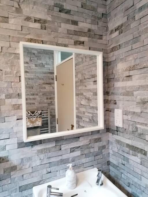 Stunning 3 Bedroom Townhouse In The Heart Of City Belfast Buitenkant foto