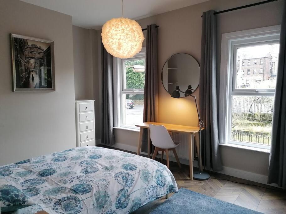 Stunning 3 Bedroom Townhouse In The Heart Of City Belfast Buitenkant foto